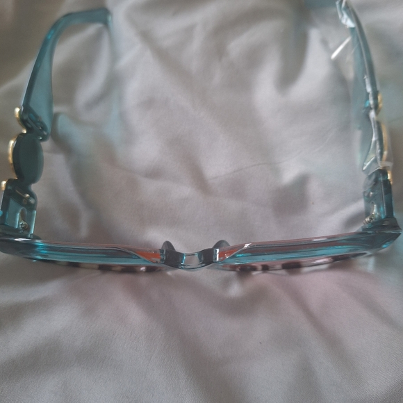 Cute teal & tortoise accented Sunglasses 👓 - Picture 3 of 5